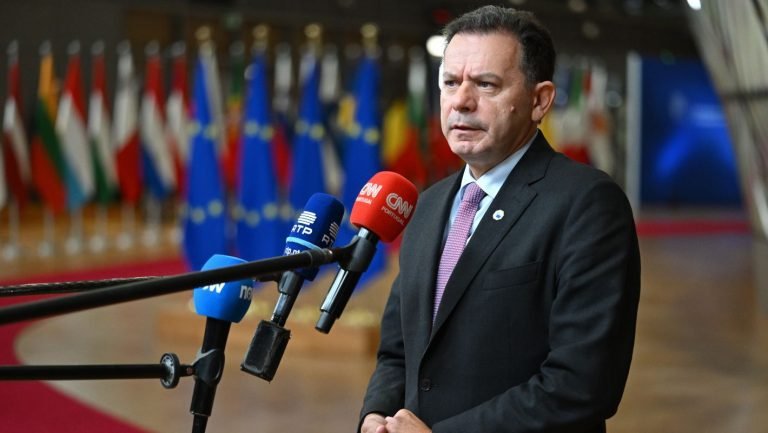 Πορτογαλία: Έδωσε άδεια στις ΗΠΑ να χρησιμοποιήσουν αεροπορική της βάση «υπό όρους»