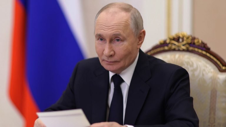 Ο Πούτιν απειλεί την Ευρώπη: Θα μπορούσαμε να διακόψουμε τη μεταφορά φυσικού αερίου