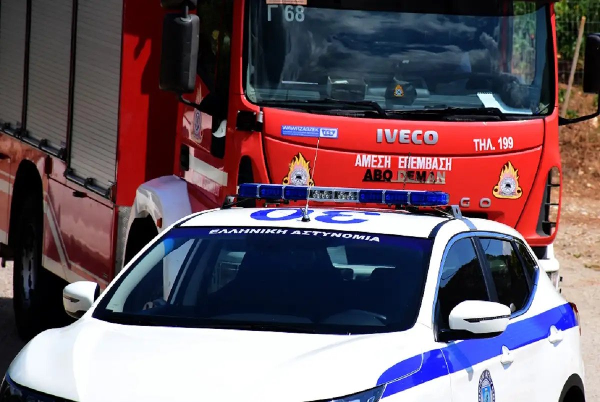 Φωτιά σε εγκαταλειμμένο κτίριο στο Μεταξουργείο, διακοπή κυκλοφορίας