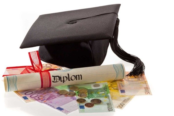 Βαριές οι ευθύνες του κράτους για τους διορισμούς με πλαστά πτυχία