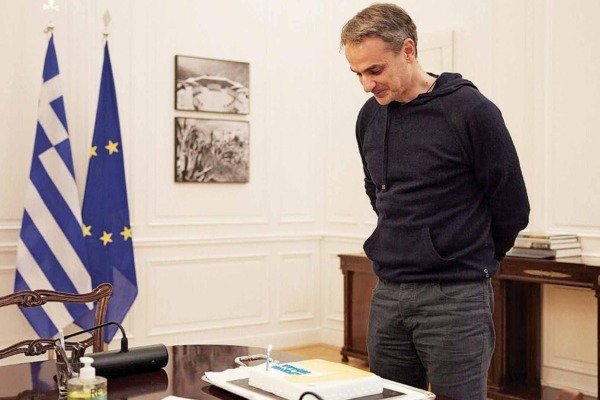 Γενέθλια Πρωθυπουργού με Φυσικά Φαινόμενα (Bonus: Θερμό Επεισόδιο)