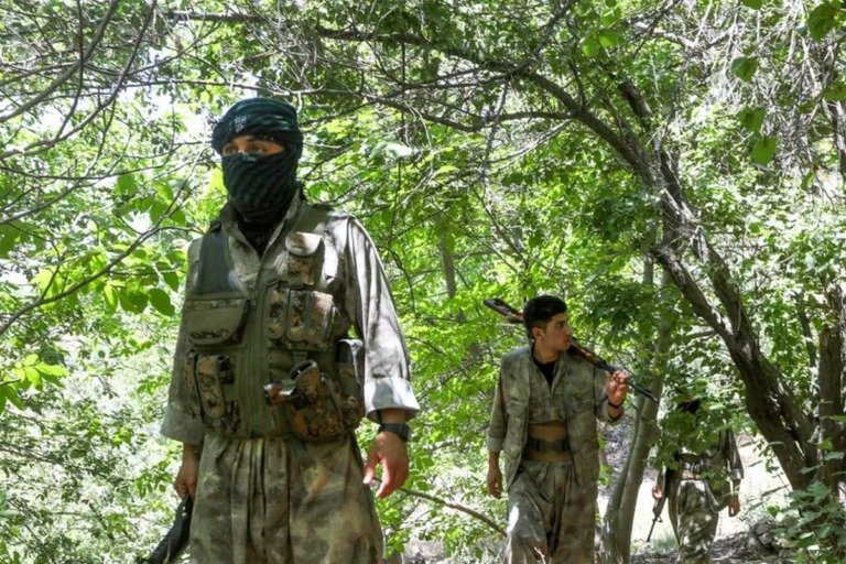 Ο Αραγτσί προειδοποιεί για «τρομοκρατικές κινήσεις» στα σύνορα με το Ιράκ – Τηλεφωνική επικοινωνία με τον ηγέτη των Κούρδων