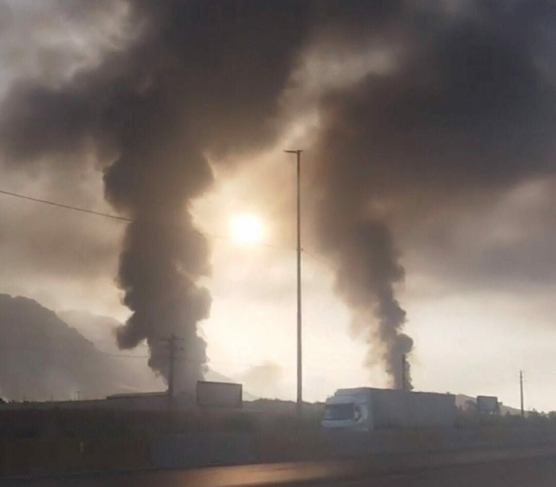 Πλήγμα σε κυβερνητικό κτίριο με δεκάδες μέλη των Φρουρών της Επανάστασης στο Μπουκάν του Ιράν (βίντεο)