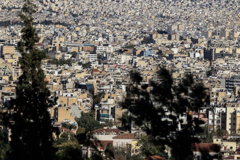 Ακίνητα: Πτώση στα έσοδα από μεταβιβάσεις – Άνοδος σε γονικές παροχές και κληρονομιές