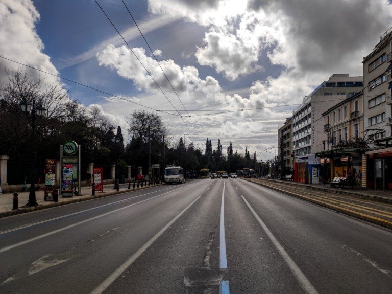 Επιδείνωση παρουσιάζει ο καιρός, με συννεφιά και τοπικές βροχές – Πού θα κυμανθεί ο υδράργυρος (video)