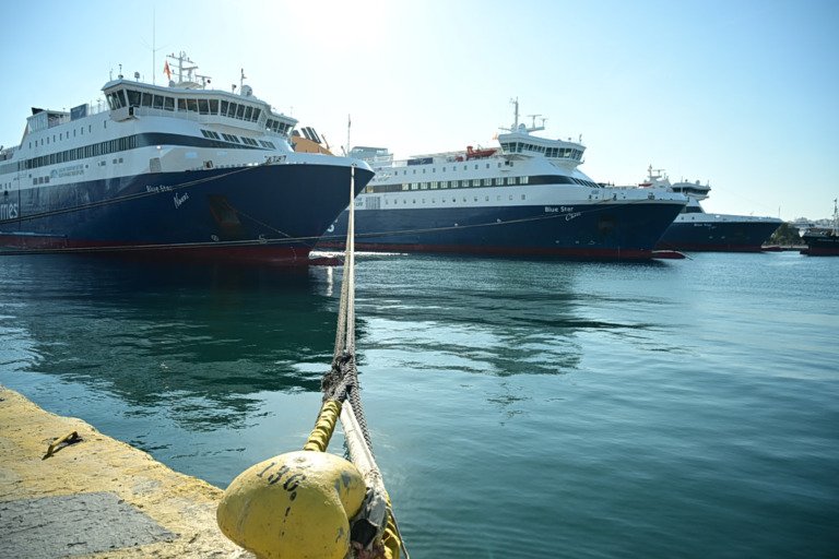 Δεμένα τα πλοία σε όλη τη χώρα – 24ωρη απεργία ναυτικών λόγω εντάσεων στη Μέση Ανατολή