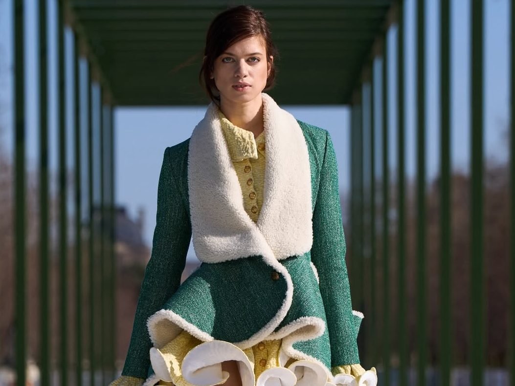 Η πιο trendy αλογοουρά για το 2026 έχει την υπογραφή του οίκου Dior