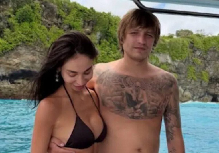 Μπαλί: Θρίλερ με αποκεφαλισμένο πτώμα που εικάζεται ότι ανήκει στον Ιγκόρ Κομάροφ – Η απαγωγή και η έκκληση στον πατέρα του