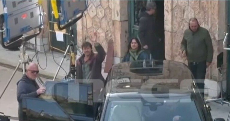 Μπραντ Πιτ: Τα πρώτα πλάνα από τα γυρίσματα στη Χαλκίδα – Η αποκάλυψη της Φαίης Σκορδά για το Δημαρχείο Αθηνών