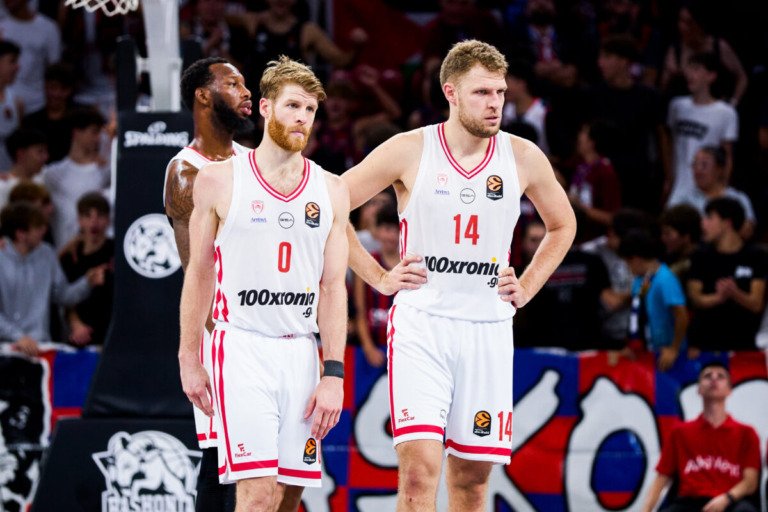 Ολυμπιακός – Παναθηναϊκός: Χωρίς Βεζένκοφ και Γουόκαπ οι Πειραιώτες στο ντέρμπι των «αιωνίων»