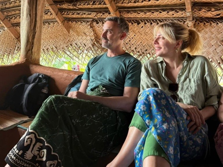 Σμαράγδα Καρύδη και Γιώργος Καπουτζίδης εγκλωβίστηκαν στη Σρι Λάνκα