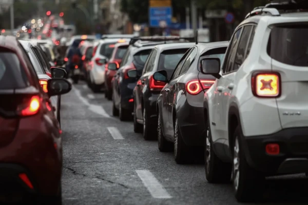 ΑΑΔΕ: Οφειλές και πρόστιμα 109,5 εκατ. ευρώ σε χιλιάδες ιδιοκτήτες ΙΧ που είναι ανασφάλιστα ή δεν έχουν καταβάλει τέλη κυκλοφορίας