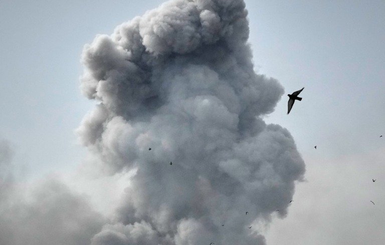 Οι Φρουροί της Επανάστασης δηλώνουν ότι στοχοθέτησαν με πυραύλους το ισραηλινό αεροδρόμιο Μπεν Γκουριόν – Το Ιράν αρνείται ότι επιτέθηκε στο Αζερμπαϊτζάν