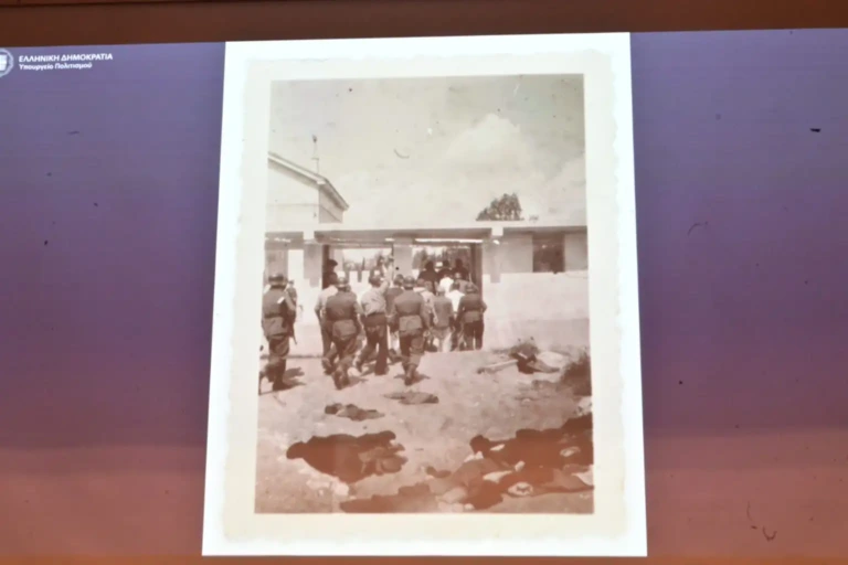 Το υπουργείο Πολιτισμού παρουσίασε τις φωτογραφίες-ντοκουμέντα της εκτέλεσης των 200 στην Καισαριανή