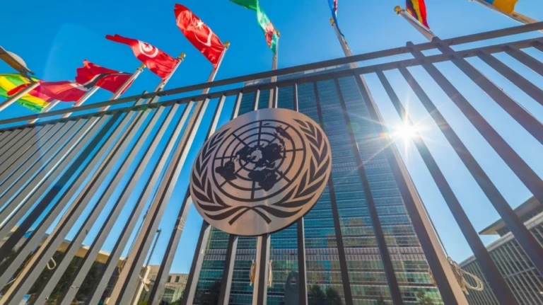 Σχεδόν 20.000 ναυτικοί και 15.000 επιβάτες κρουαζιερόπλοιων έχουν εγκλωβιστεί στον Περσικό Κόλπο