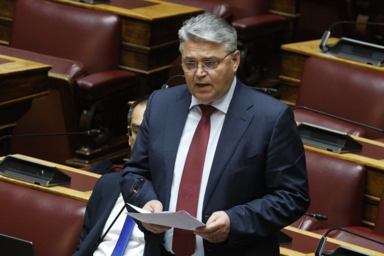 Ο Μητσοτάκης ενημερώνει Νατσιό για τις εξελίξεις στη Μέση Ανατολή