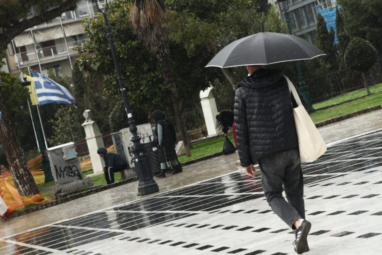 Καιρός αύριο: Βροχές σε Αιγαίο, Εύβοια, Στερεά και Πελοπόννησο – Λίγη συννεφιά στις υπόλοιπες περιοχές