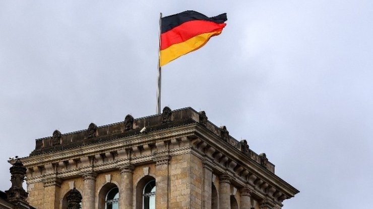 Σχεδόν έξι στους δέκα Γερμανούς καταδικάζουν την αμερικανοϊσραλινή επίθεση στο Ιράν