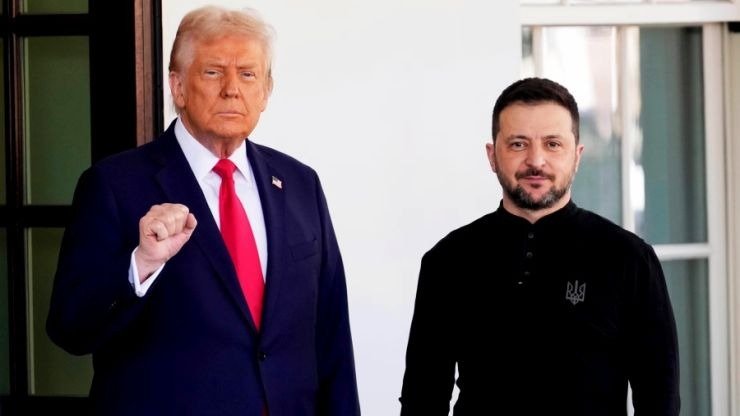 Ο πρόεδρος Τραμπ πιέζει τον Ζελένσκι να συνάψει "συμφωνία" για τον τερματισμό του πολέμου με τη Ρωσία