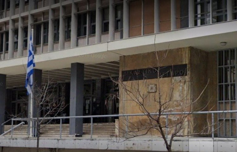 Σε κατ’ οίκον περιορισμό 22χρονος για κατοχή υλικού παιδικής πορνογραφίας – Διαφωνία ανακρίτριας και εισαγγελέα