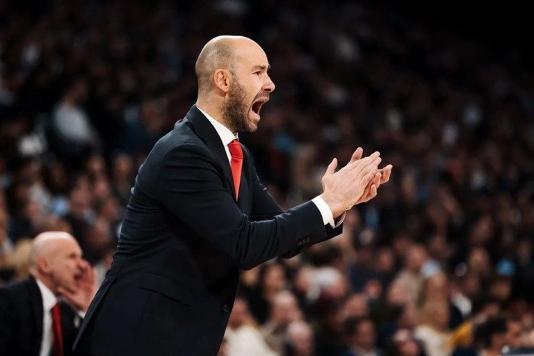 Σπανούλης: «Σε αντίθεση με εμάς η Φενέρμπαχτσε δεν χρειάζεται να αντιμετωπίζει ζητήματα που δεν σχετίζονται μπάσκετ»