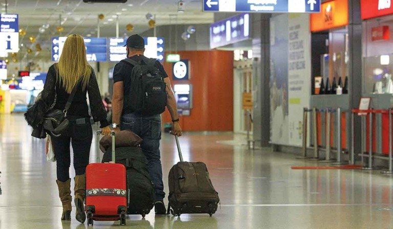 Ελ. Βενιζέλος: Χειροπέδες σε 52χρονο που έκανε «δωρεάν αγορές» κλέβοντας βαλίτσες ταξιδιωτών