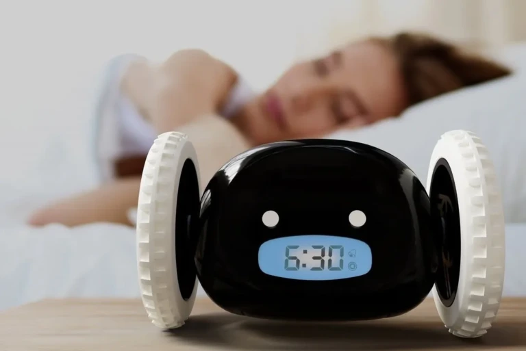 Έξυπνα ξυπνητήρια: Από «ανατολή» στο υπνοδωμάτιο μέχρι ηλεκτροσόκ και… πρόστιμα