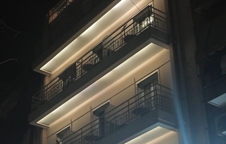 Τραγωδία στο κέντρο της Αθήνας: Νεκρός ανήλικος Γάλλος μαθητής που έπεσε από μπαλκόνι ξενοδοχείου