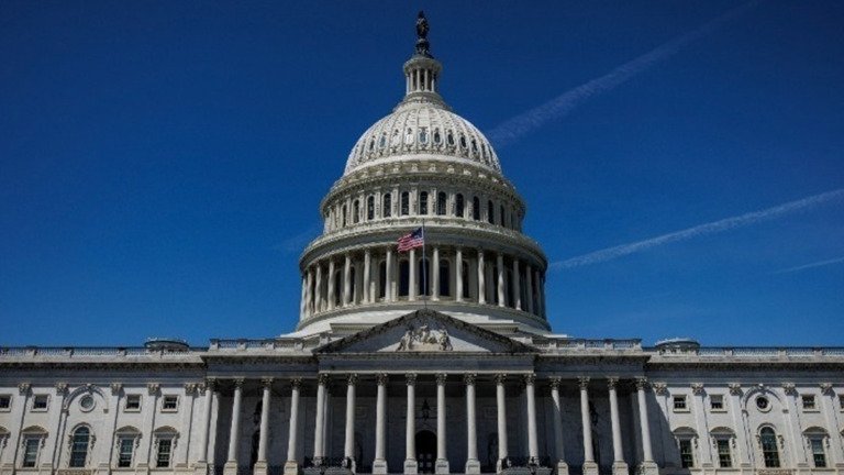 Η Βουλή των Αντιπροσώπων των ΗΠΑ αρνείται να περιορίσει τις εξουσίες του Τραμπ στον πόλεμο εναντίον του Ιράν