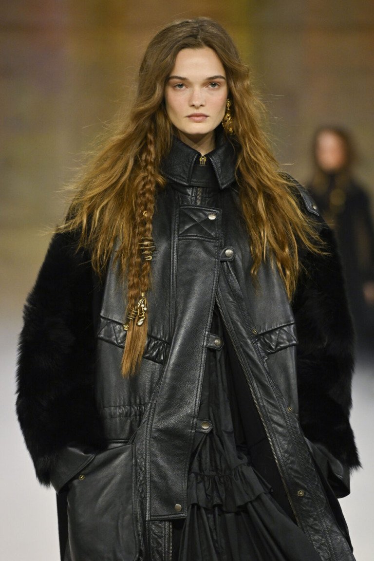 Στο show του οίκου Chloe τα beauty looks έχουν western vibes