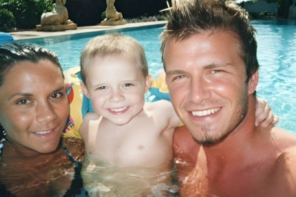 Ο Ντέιβιντ και η Βικτόρια Μπέκαμ ευχήθηκαν δημόσια στον Μπρούκλιν για τα γενέθλιά του παρά την οικογενειακή ρήξη: «Σε αγαπάμε»